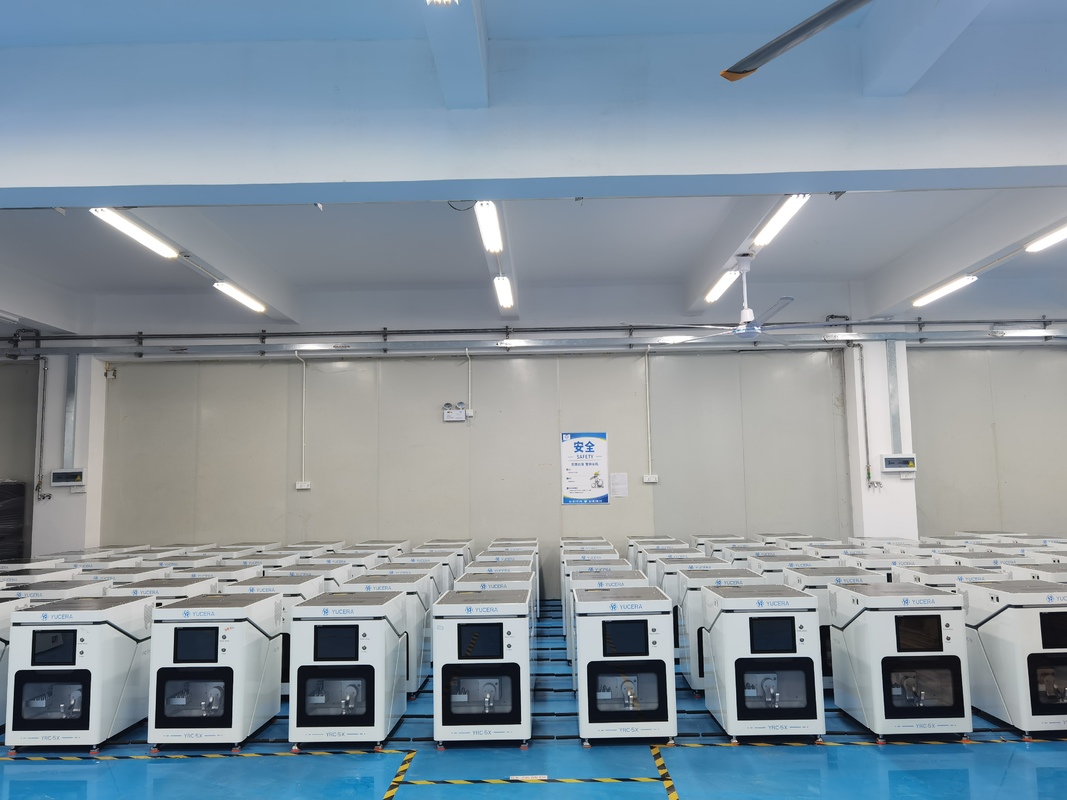 युसेरा बेंच टॉप डेंटल सीएनसी मिलिंग मशीन सीएडी सीएएम 5 एक्सिस ज़िरकोनिया मेटल मिलिंग लैब टूल्स चीन OEM