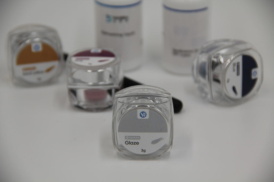 युसेरा डेंटल लैब एसेंशियल्स 18-कलर सिरेमिक ज़िरकोनिया स्टेनिंग और ग्लेज़िंग किट कस्टमाइज्ड दांतों के लिए